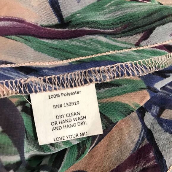 Show Me Your MuMu Cold Shoulder Leaf Print Top Size Small - Picture 8 of 8